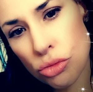 Meet your Posher, Carie